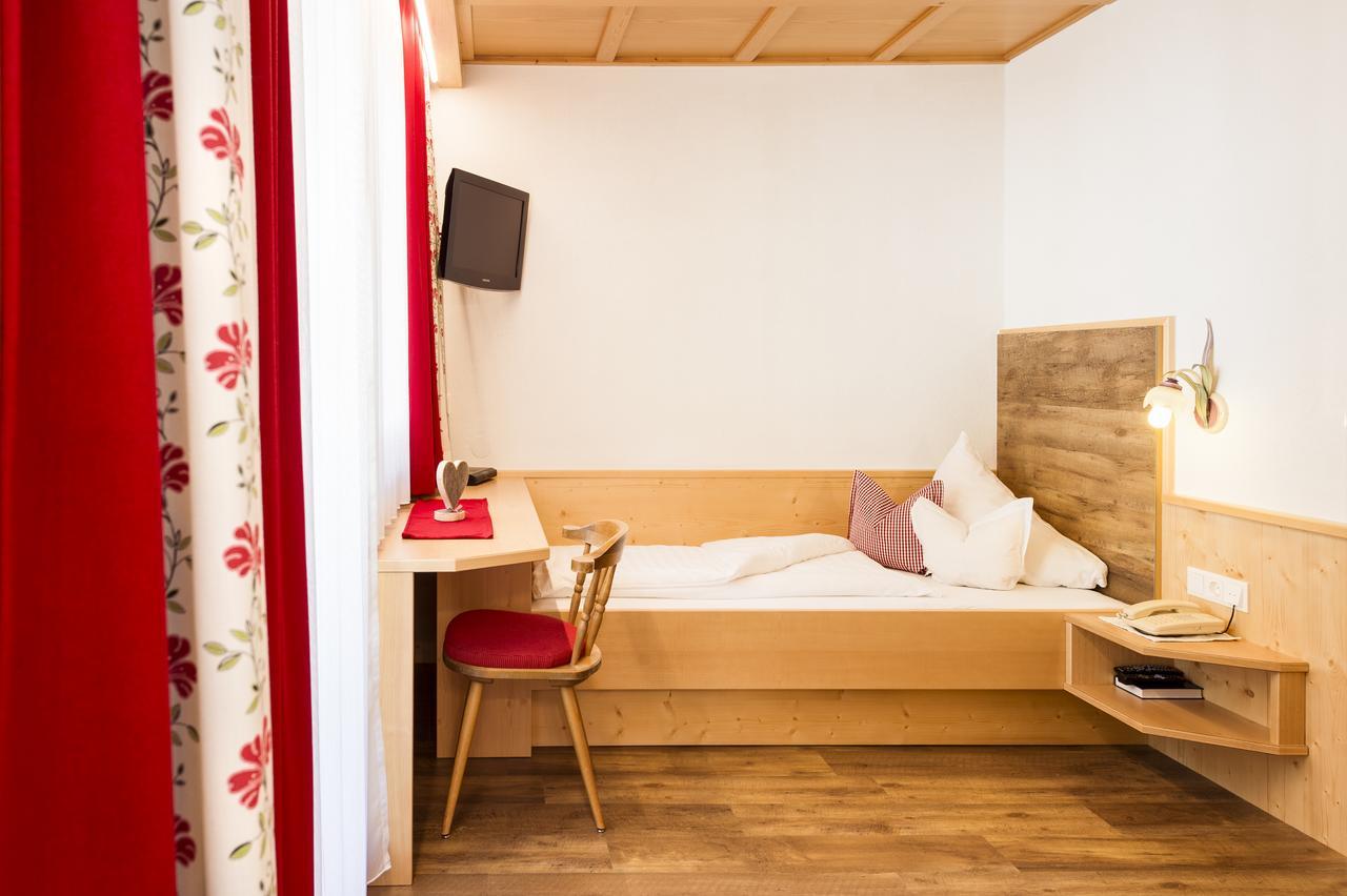 Hotel Angelika Neustift im Stubaital Bagian luar foto